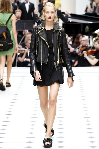 Look 24
